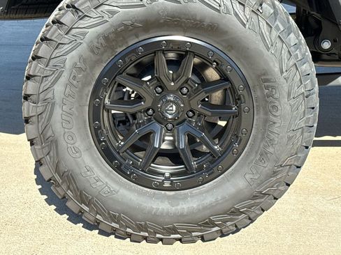 New 2025 Jeep Gladiator Sport AWD/4WD image 10
