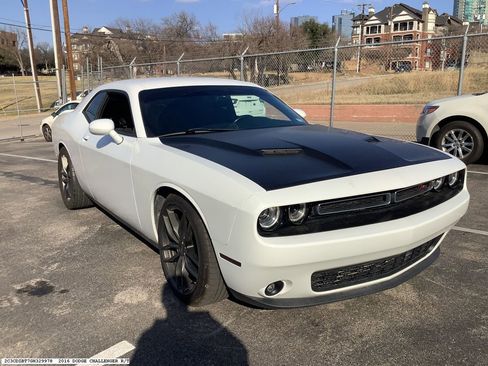 Used 2016 Dodge Challenger R/T image 6