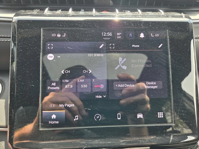 Used 2025 Jeep Grand Cherokee Altitude AWD/4WD image 23