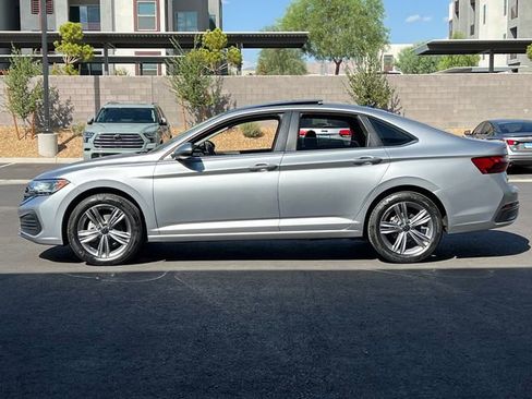 Used 2024 Volkswagen Jetta SE image 2