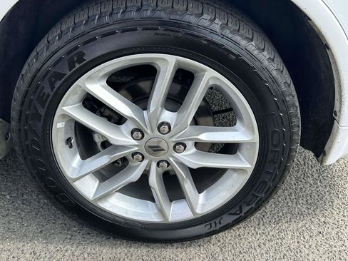 Used 2024 Dodge Durango GT RWD image 16