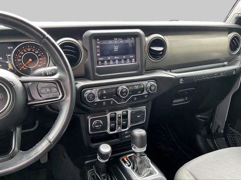 Used 2018 Jeep Wrangler Unlimited Sport S AWD/4WD image 7