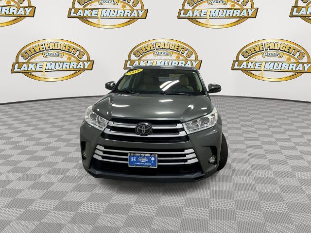 Used 2018 Toyota Highlander XLE FWD image 7