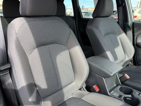 Used 2025 Subaru Forester Premium image 38