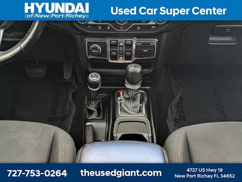 Used 2021 Jeep Wrangler Unlimited Sahara AWD/4WD image 21