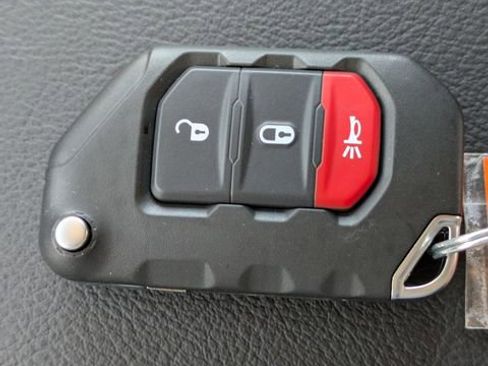 New 2025 Jeep Gladiator Sport image 27