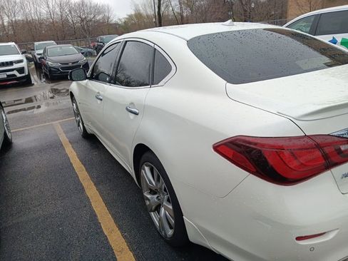 Used 2016 INFINITI Q70 3.7 w/ Deluxe Touring Package image 4
