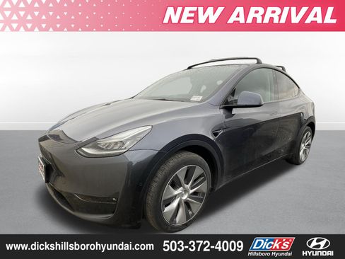 Used 2022 Tesla Model Y Long Range AWD/4WD image 1