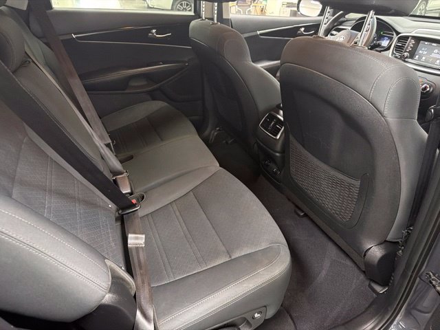 Used 2020 Kia Sorento LX AWD/4WD image 11