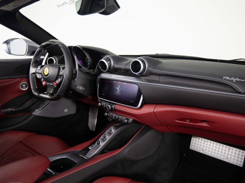 Certified 2019 Ferrari Portofino image 17