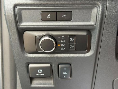 Certified 2024 Ford Expedition XLT RWD image 23