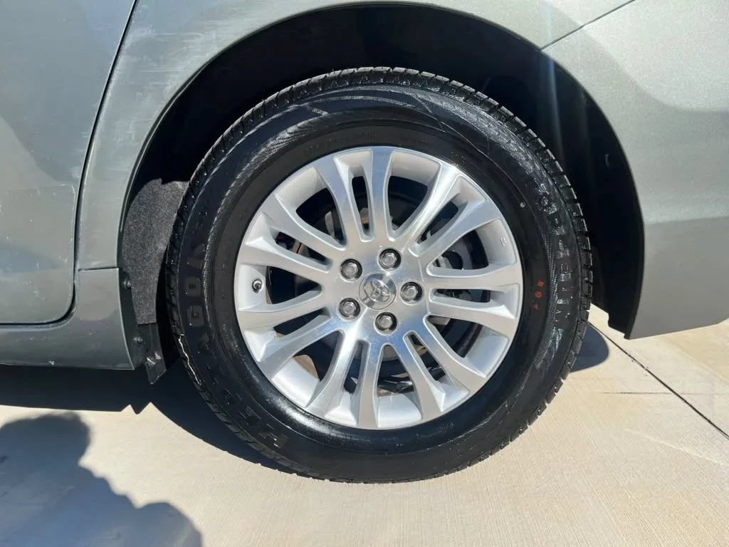 Used 2011 Toyota Sienna XLE w/ XLE Navigation Pkg FWD image 52