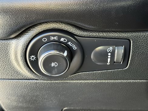 Used 2022 Dodge Durango R/T w/ Blacktop Package image 26