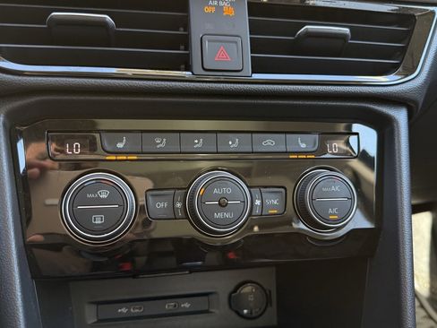 Certified 2024 Volkswagen Taos SE image 12