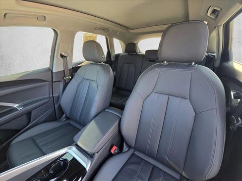 Certified 2025 Audi Q5 Premium w/ Convenience Package image 16