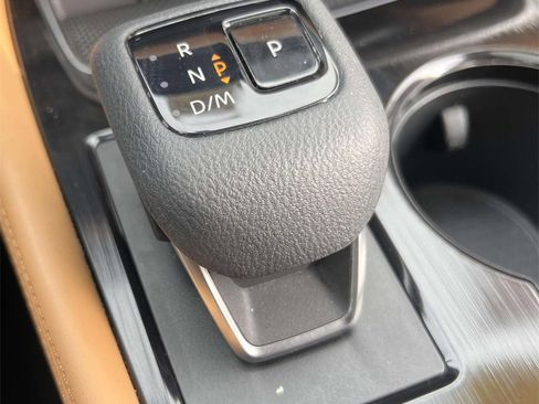 Used 2022 Nissan Rogue Platinum w/ Head-Up Display Package image 31