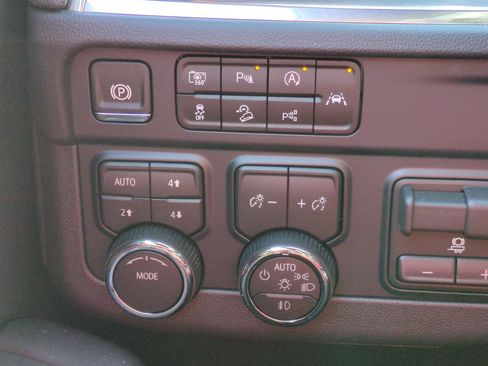 New 2026 Chevrolet Tahoe Premier image 18