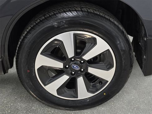 Used 2017 Subaru Forester 2.5i Limited image 32