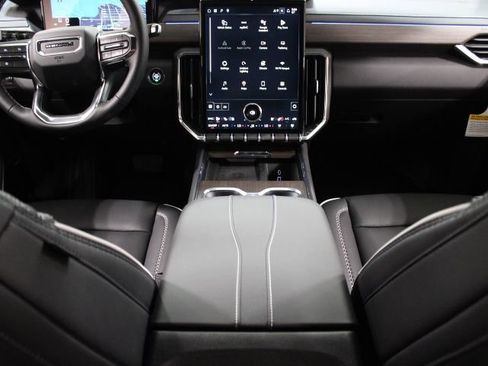 New 2026 GMC Acadia Denali w/ LPO, Floor Liner Package image 30