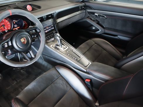 Used 2018 Porsche 911 GT3 RWD image 18