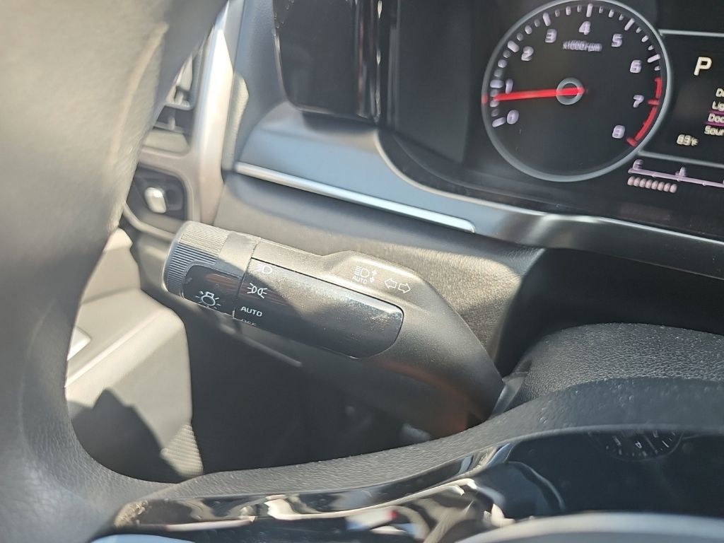 Used 2022 Kia Sorento LX FWD image 35