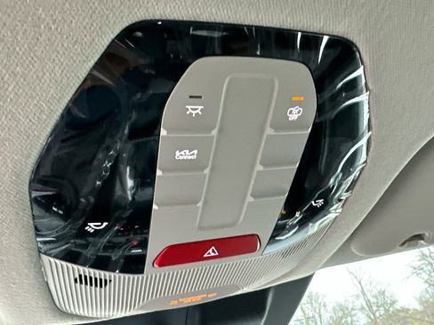 New 2025 Kia K4 LXS image 25