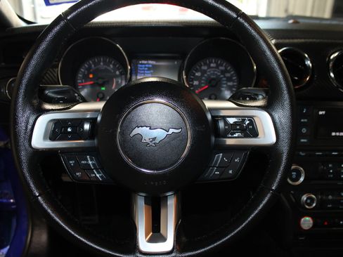 Used 2016 Ford Mustang Coupe image 11