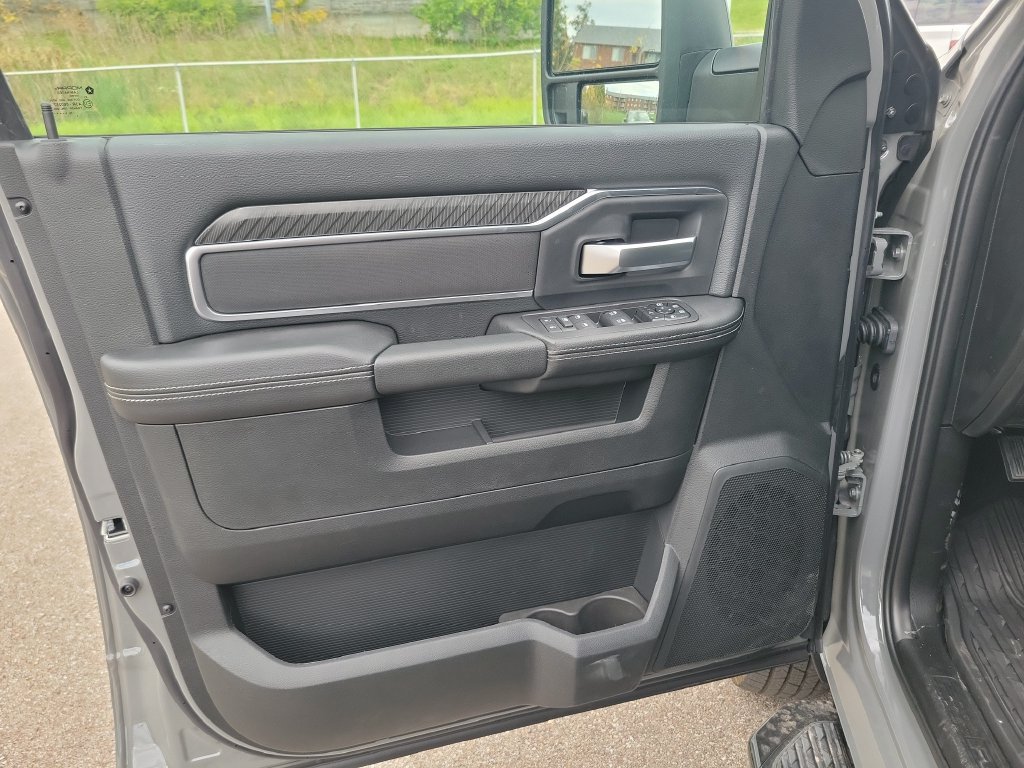 New 2027 RAM 3500 Big Horn AWD/4WD image 13