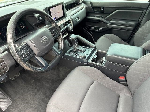 Certified 2025 Toyota Tacoma SR5 AWD/4WD image 11