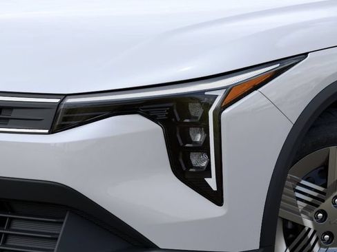 New 2026 Kia K4 FWD image 10
