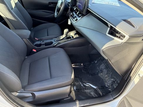 Certified 2025 Toyota Corolla LE FWD image 10