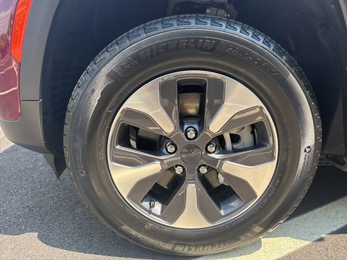 Used 2022 Jeep Grand Cherokee Limited 4xe image 11