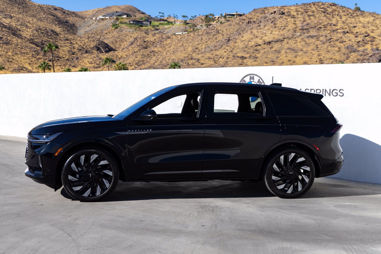 Used 2024 Lincoln Nautilus Reserve w/ Equipment Group 202A AWD/4WD image 3