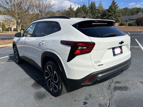 Certified 2026 Chevrolet Trax RS w/ Sunroof Package image 17