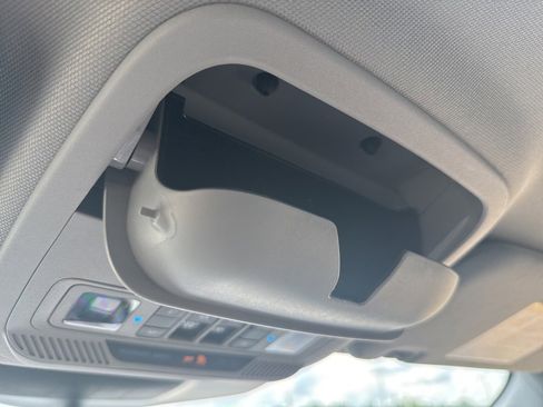 Used 2022 Ford Explorer Limited w/ Limited Technology Package image 23