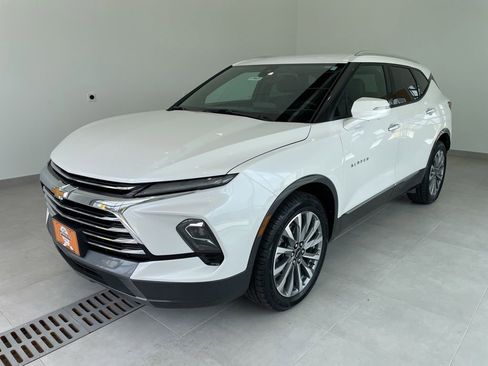Used 2024 Chevrolet Blazer Premier w/ Driver Confidence II Package AWD/4WD image 1