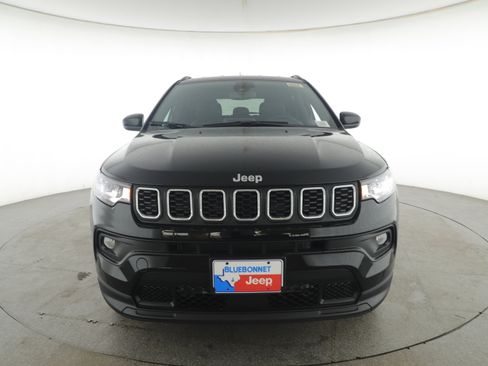 New 2026 Jeep Compass Latitude image 2