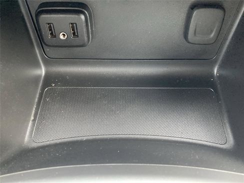 Used 2021 Chevrolet Colorado LT w/ LT Convenience Package image 15