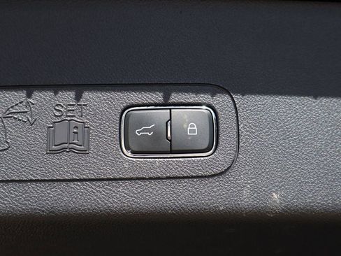 Used 2025 Lincoln Aviator AWD image 18