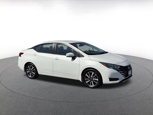 Used 2025 Nissan Versa SV w/ Trunk Package FWD image 2