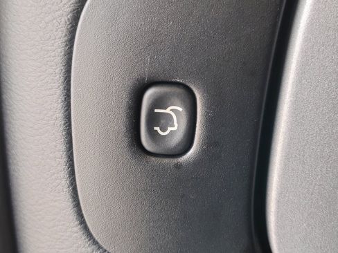 Used 2014 Jeep Cherokee Limited w/ Luxury Group FWD image 28