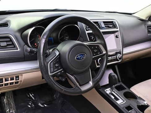 Used 2018 Subaru Outback 2.5i Premium AWD/4WD image 9