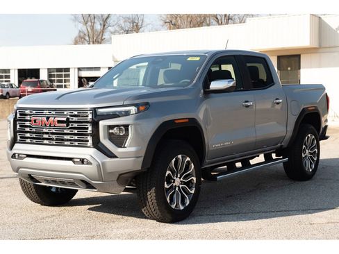 New 2026 GMC Canyon Denali image 3