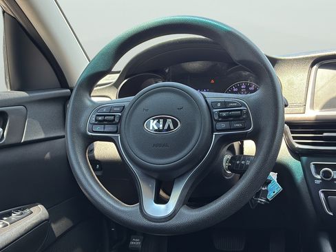 Used 2018 Kia Optima LX w/ 17" Alloy Wheels Package FWD image 18