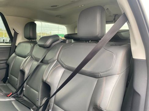 Used 2025 Ford Expedition Active image 29