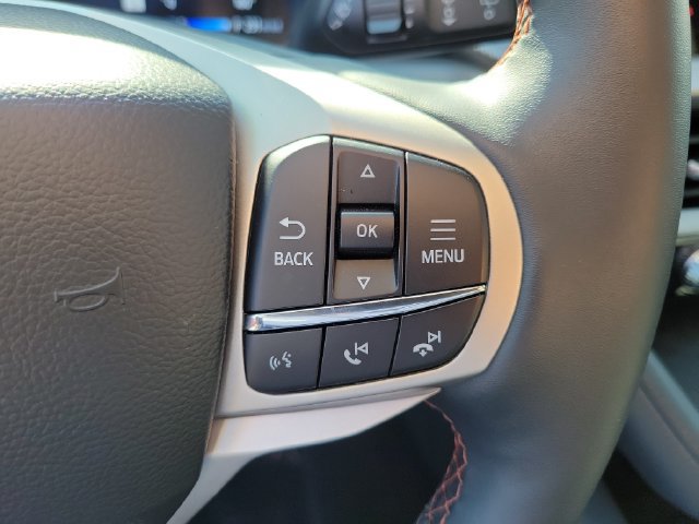 Used 2026 Ford Explorer Active w/ Active Comfort Package RWD image 6