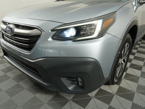 Used 2022 Subaru Outback Premium image 11