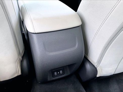 Used 2025 Hyundai Sonata SEL FWD image 10