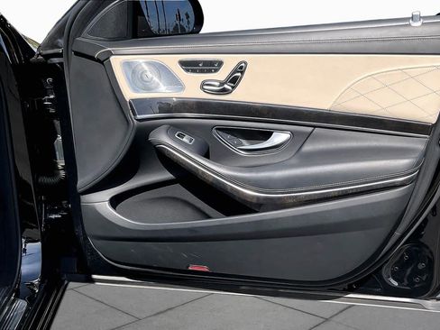 Used 2018 Mercedes-Benz S 560 Sedan image 22