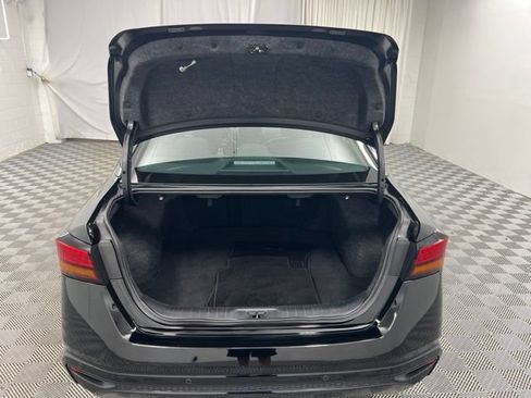 Used 2024 Nissan Altima 2.5 SV FWD image 8